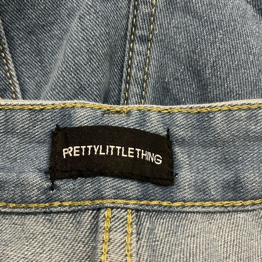PrettyLittleThing Blue High Rise Jeans - Picture 5 of 6